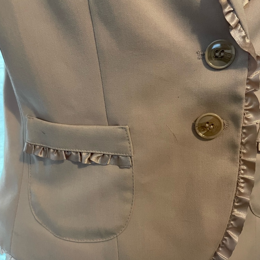 Cute ruffle trim blazer - Picture 5 of 11